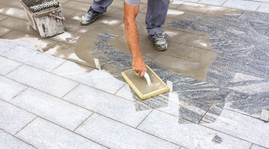 Professional gutter cleaning in North Dartmouth, MA